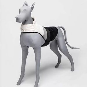 Boots & Barkley dog puffer vest size XL